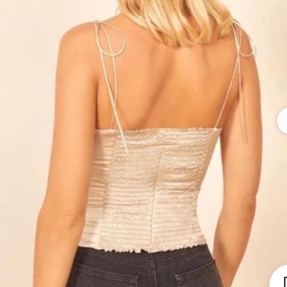 Reformation Lucrezia silk crop top in cream. - Picture 3 of 7